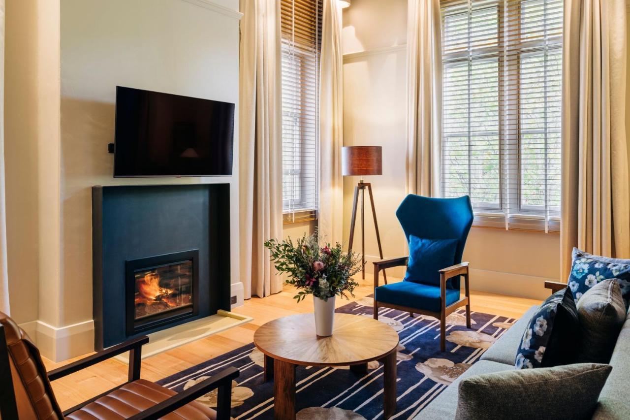 The Tasman, A Luxury Collection Hotel, Hobart Dış mekan fotoğraf The living room of a suite at the Hotel