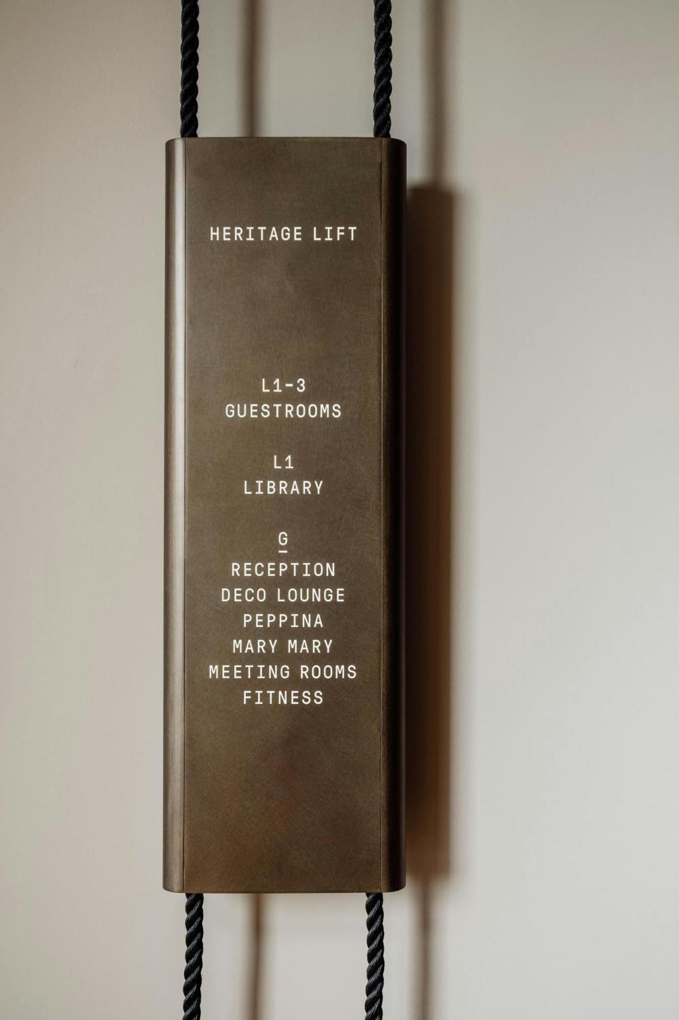 The Tasman, A Luxury Collection Hotel, Hobart Dış mekan fotoğraf A directory sign