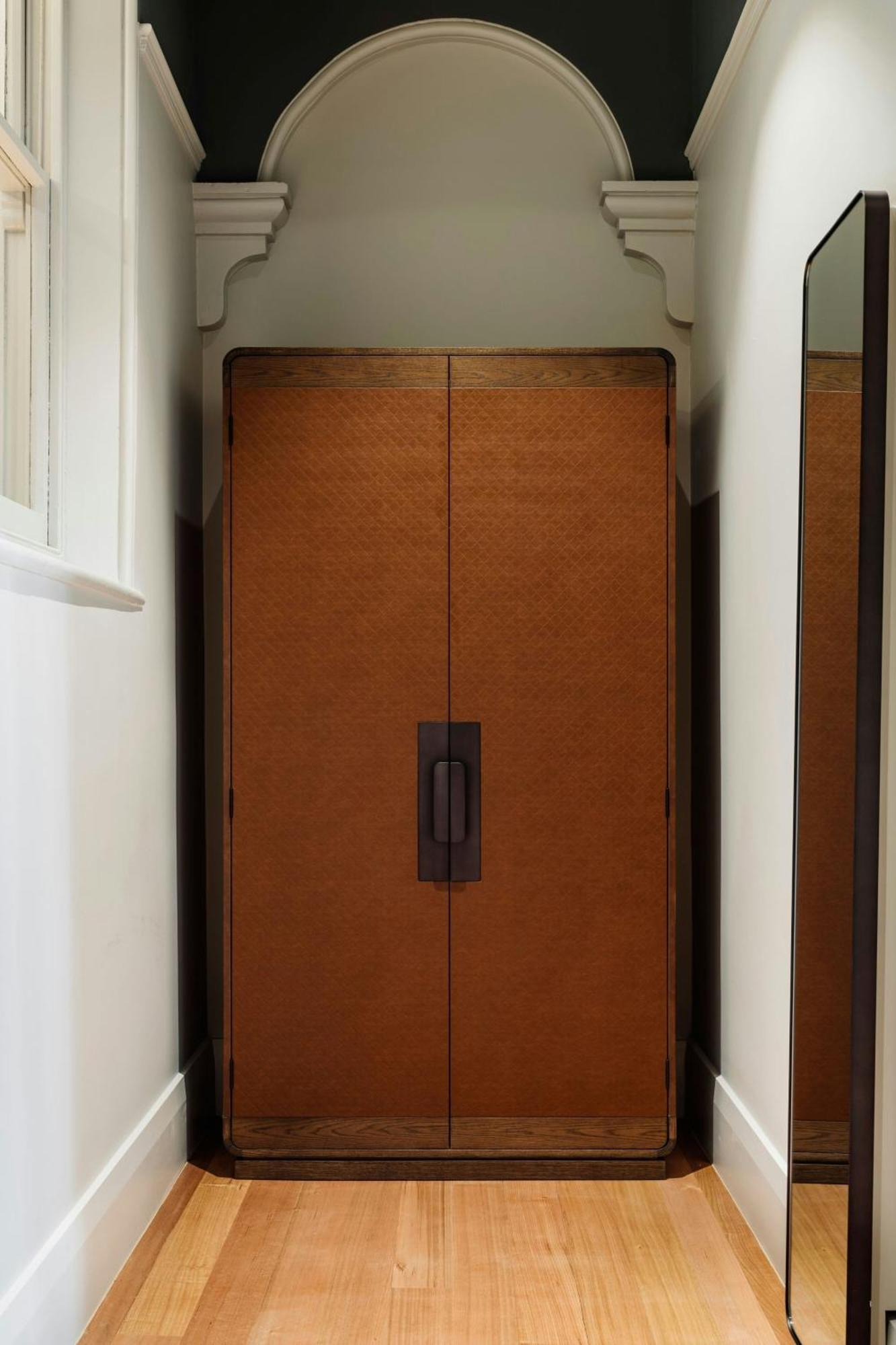 The Tasman, A Luxury Collection Hotel, Hobart Dış mekan fotoğraf A wardrobe